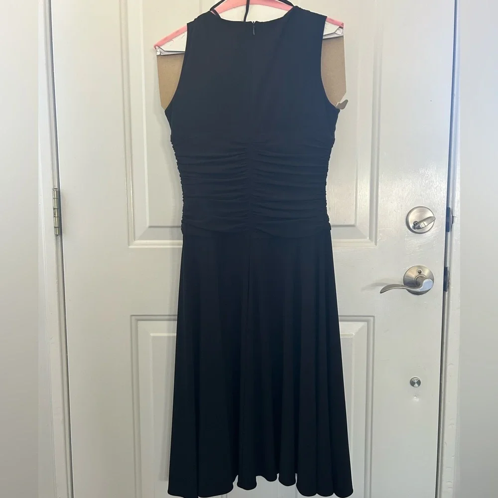 Jessica Howard Evenings Black Sleeveless Dress with Embellished Waist Size 8 - Picture 4 of 7